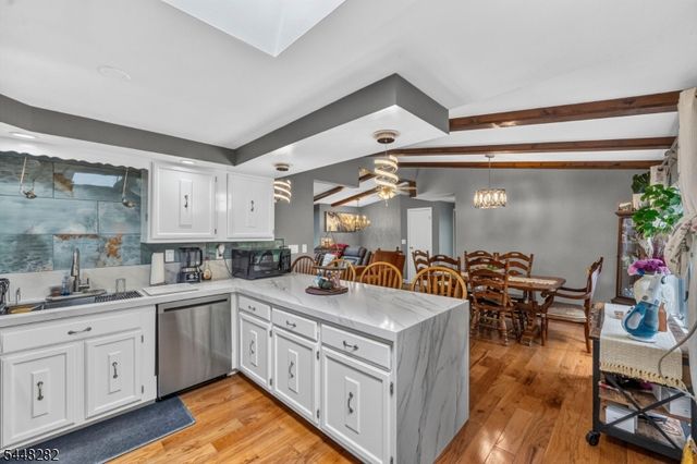 102 Meadow Rd, Hampton Twp., NJ 07860
