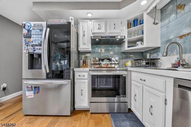 102 Meadow Rd, Hampton Twp., NJ 07860