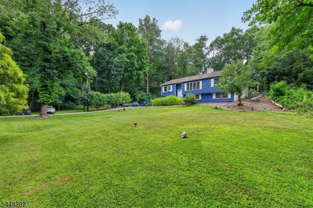 102 Meadow Rd, Hampton Twp., NJ 07860