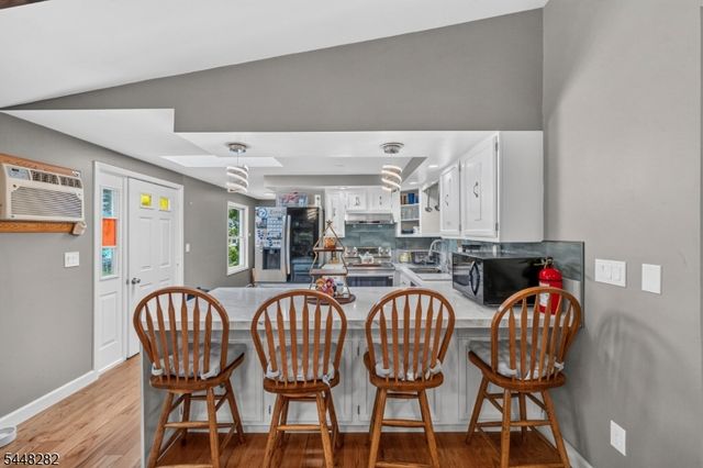 102 Meadow Rd, Hampton Twp., NJ 07860