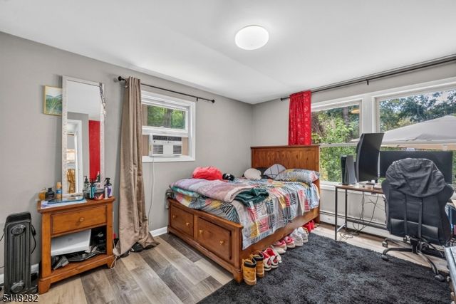 102 Meadow Rd, Hampton Twp., NJ 07860