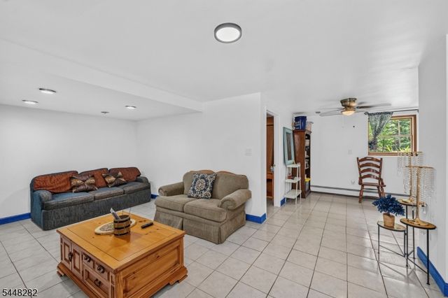 102 Meadow Rd, Hampton Twp., NJ 07860