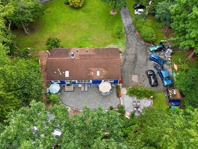 102 Meadow Rd, Hampton Twp., NJ 07860