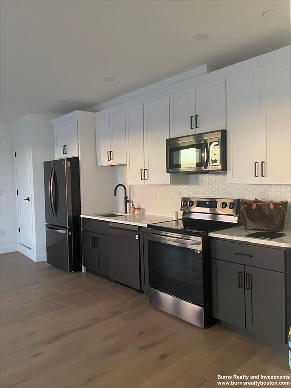 144 Old Colony Ave 204, Boston, MA 02127