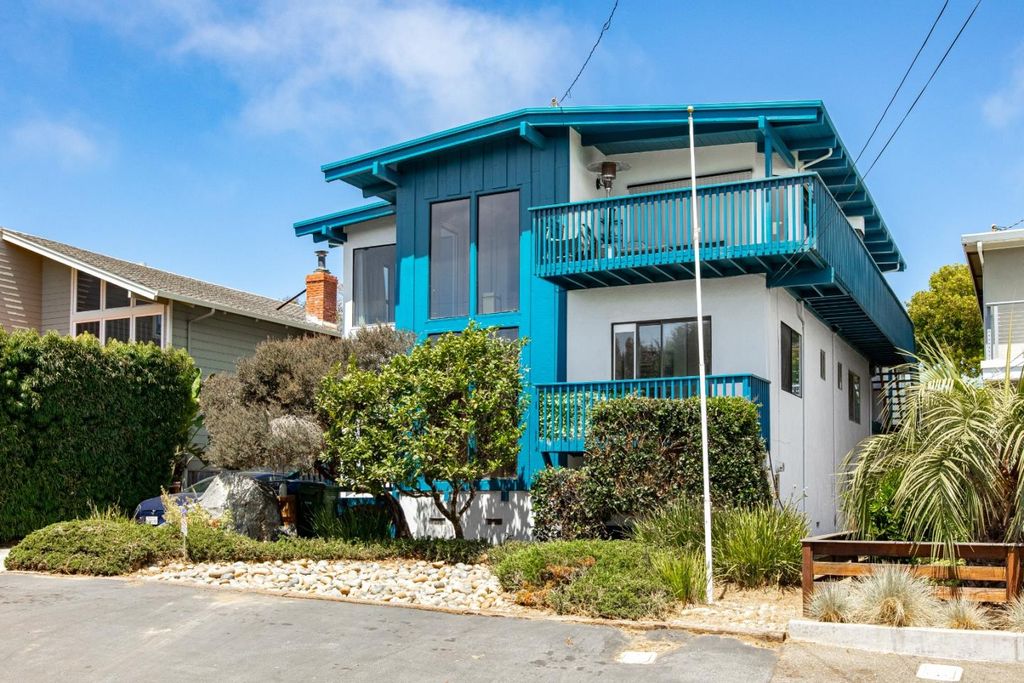 649 Bayview Drive, Aptos, CA 95003
