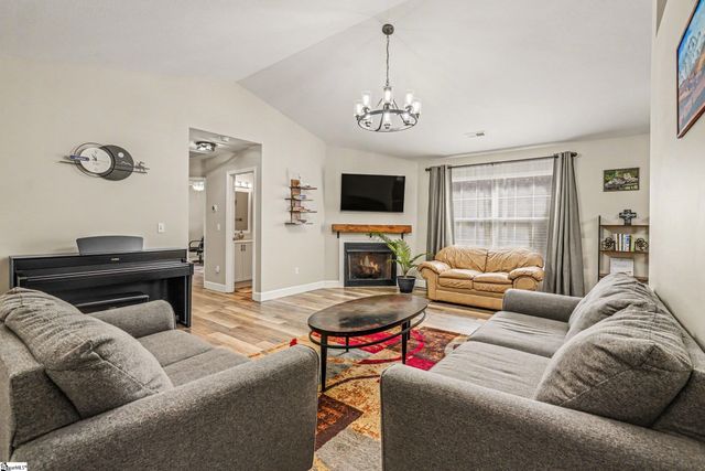 502 Pleasant Green Drive, Inman, SC 29349