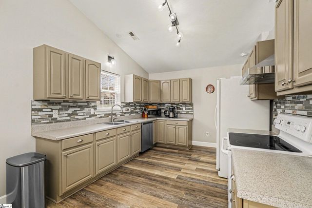 502 Pleasant Green Drive, Inman, SC 29349