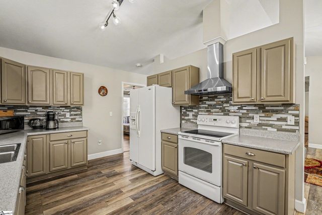 502 Pleasant Green Drive, Inman, SC 29349