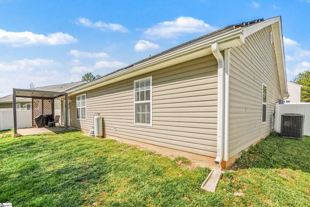 502 Pleasant Green Drive, Inman, SC 29349