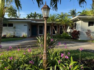 1110 Redbird Ave, Miami Springs, FL 33166