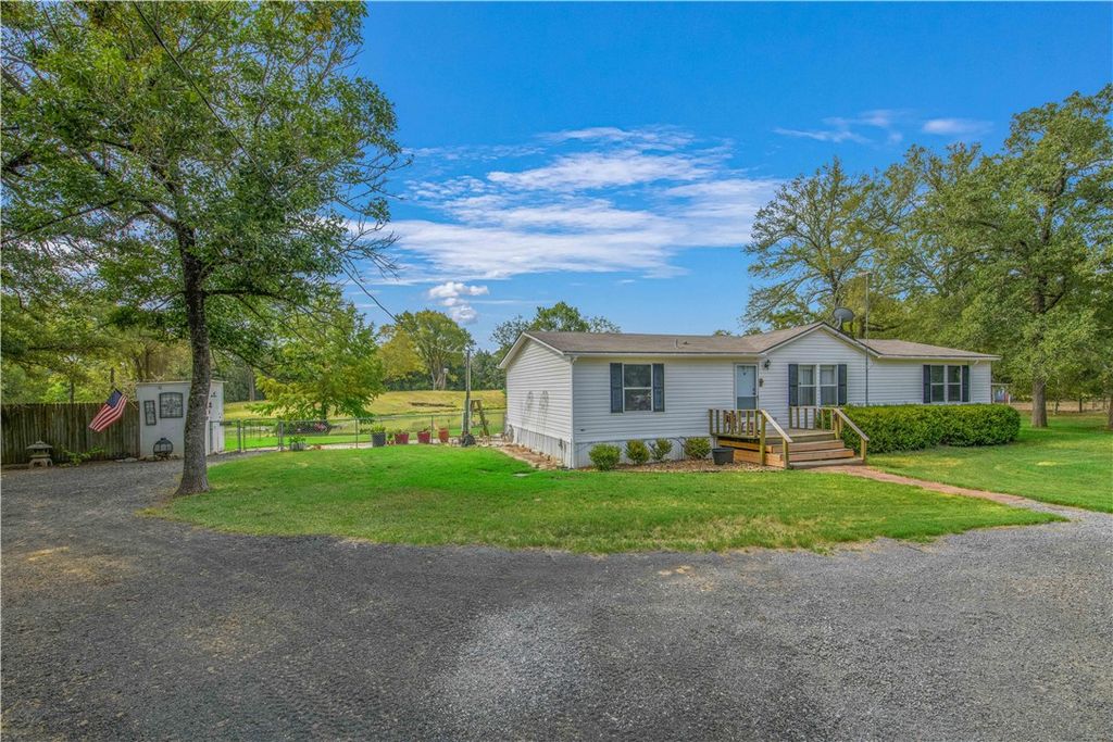 18546 County Road 4561, Normangee, TX 77871 — exterior