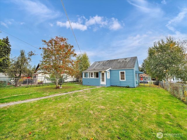 2426 Pine Street, Everett, WA 98201