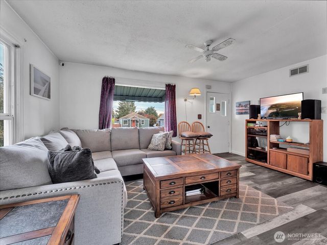 2426 Pine Street, Everett, WA 98201