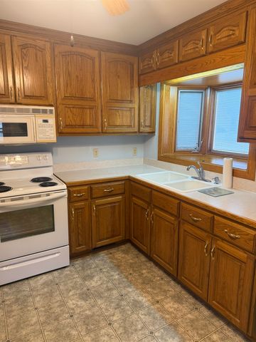 1409 W Cave Springs Ave, El Dorado, KS 67042