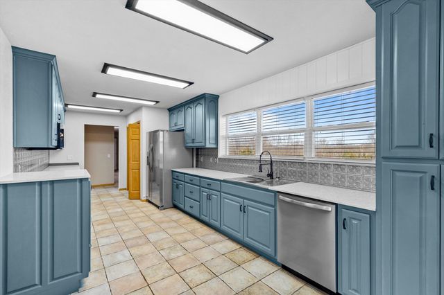 24668 St Highway U, Mansfield, MO 65704