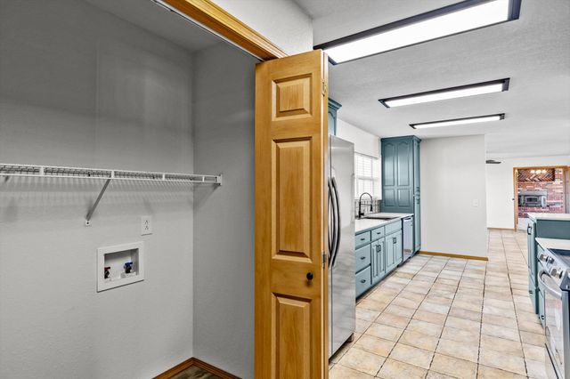 24668 St Highway U, Mansfield, MO 65704