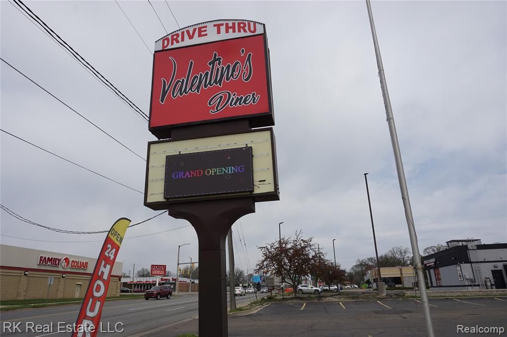 1252 N Ballenger Highway, Flint, MI 48504