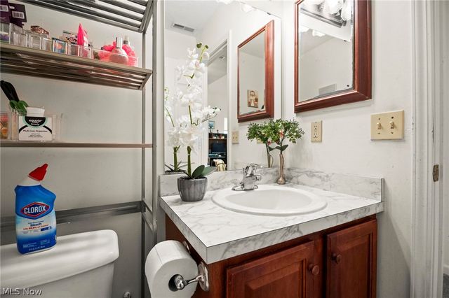 4982 Penny Lane, North Olmsted, OH 44070