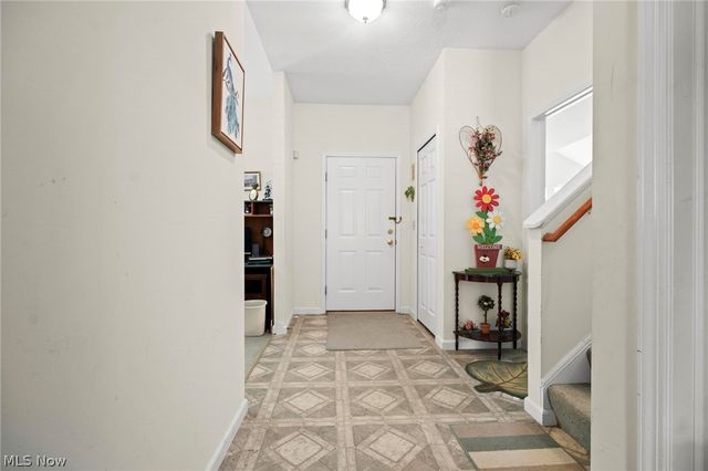 4982 Penny Lane, North Olmsted, OH 44070