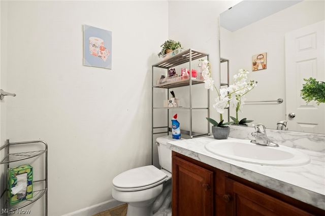 4982 Penny Lane, North Olmsted, OH 44070