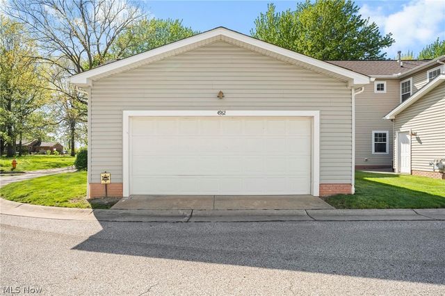 4982 Penny Lane, North Olmsted, OH 44070