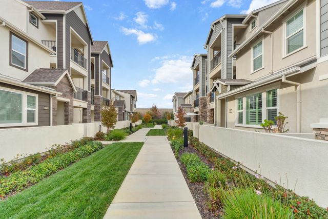 3050 Copper Rose Walk, Sacramento, CA 95833