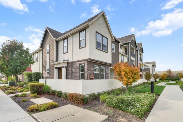 3050 Copper Rose Walk, Sacramento, CA 95833