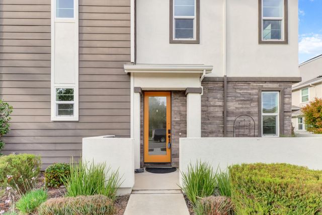 3050 Copper Rose Walk, Sacramento, CA 95833