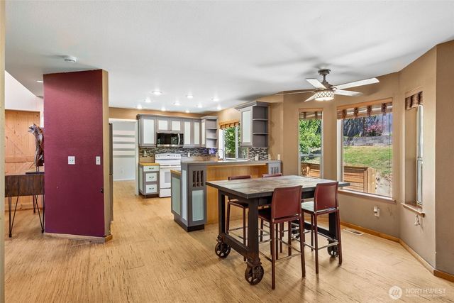 35012 13th Place SW, Federal Way, WA 98023