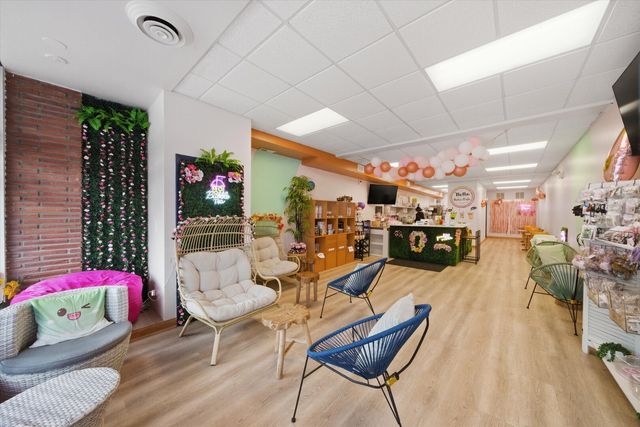 5337 W Devon Avenue, Chicago, IL 60646
