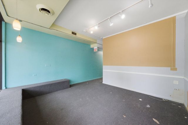 5337 W Devon Avenue, Chicago, IL 60646