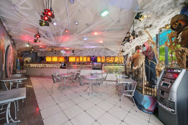 5337 W Devon Avenue, Chicago, IL 60646