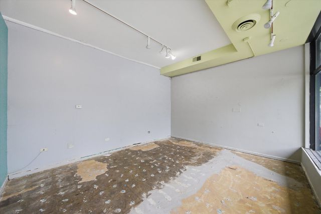 5337 W Devon Avenue, Chicago, IL 60646