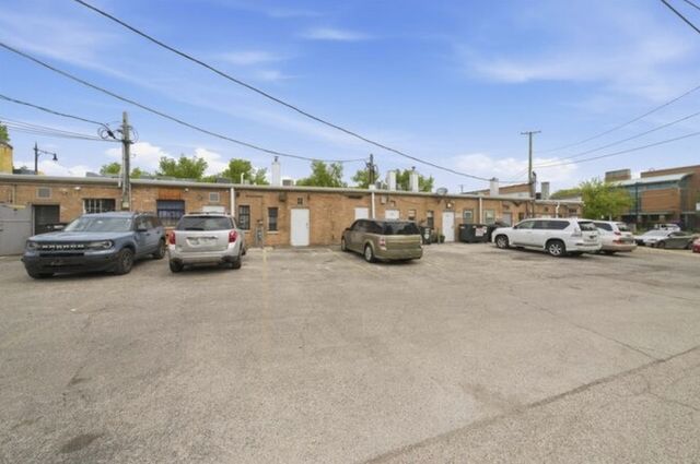 5337 W Devon Avenue, Chicago, IL 60646