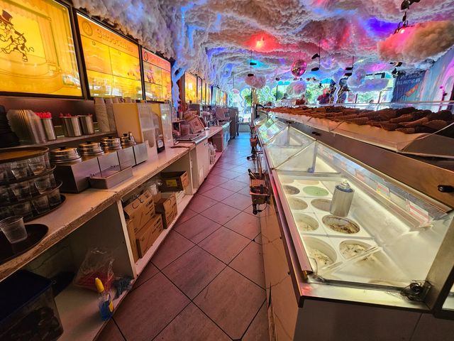 5337 W Devon Avenue, Chicago, IL 60646