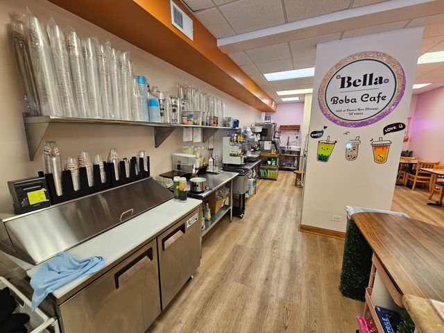 5337 W Devon Avenue, Chicago, IL 60646