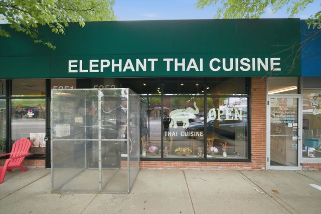 5337 W Devon Avenue, Chicago, IL 60646