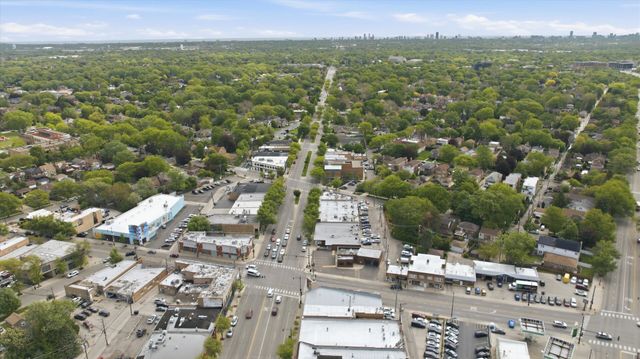 5337 W Devon Avenue, Chicago, IL 60646