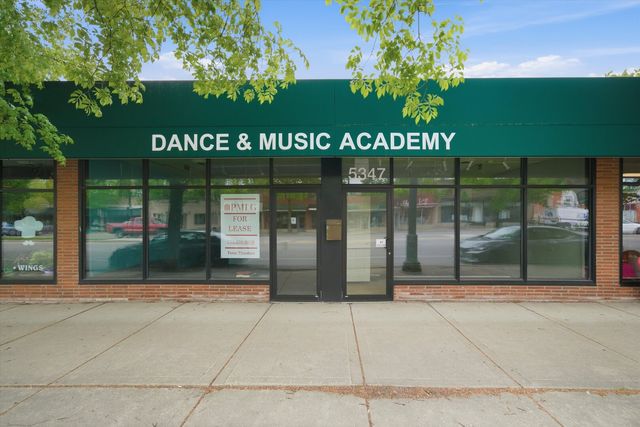 5337 W Devon Avenue, Chicago, IL 60646