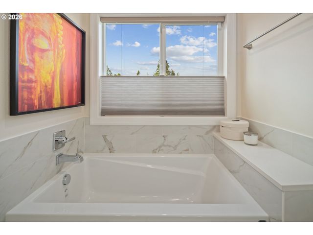 3910 S HAY FIELD Cir, Ridgefield, WA 98642