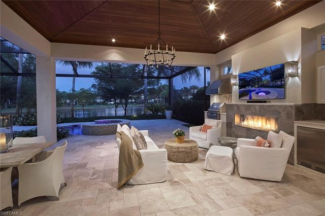 2220 Miramonte CT, Naples, FL 34105