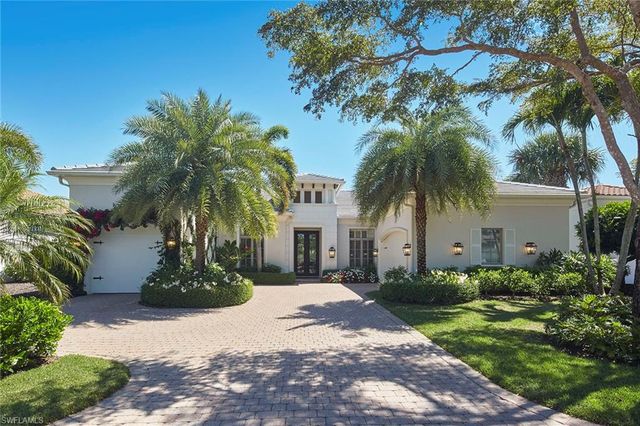 2220 Miramonte CT, Naples, FL 34105