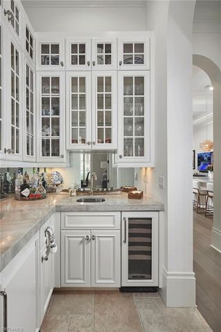 2220 Miramonte CT, Naples, FL 34105