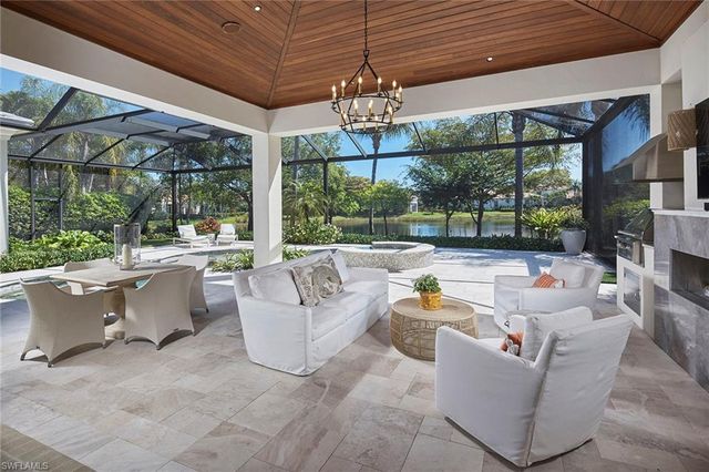 2220 Miramonte CT, Naples, FL 34105