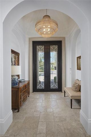 2220 Miramonte CT, Naples, FL 34105