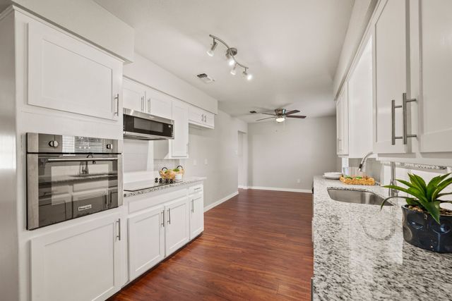 652 Oak Drive, Hurst, TX 76053