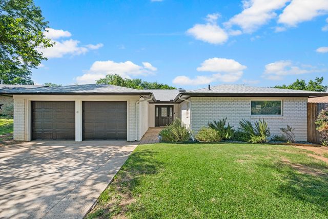 652 Oak Drive, Hurst, TX 76053