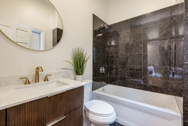 6723 N HARDING Avenue, Lincolnwood, IL 60712