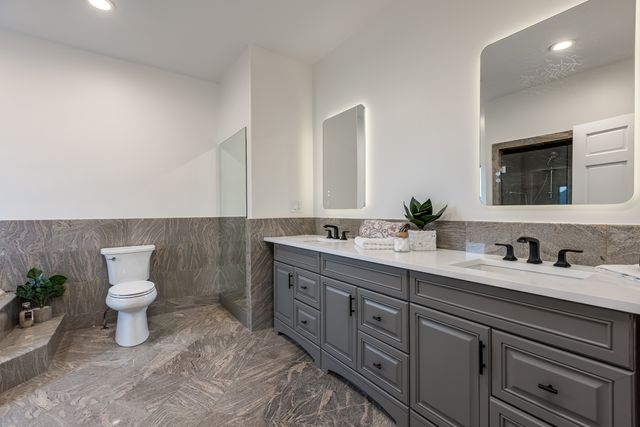 6723 N HARDING Avenue, Lincolnwood, IL 60712