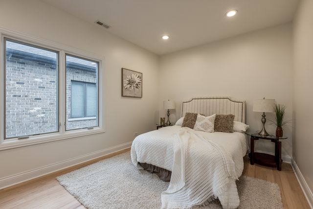 6723 N HARDING Avenue, Lincolnwood, IL 60712